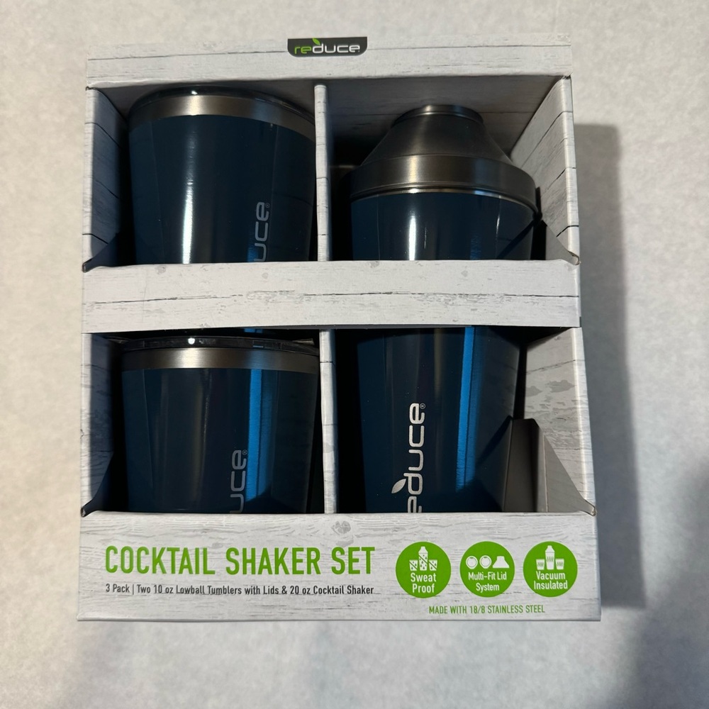 Cocktail shaker set-new in box